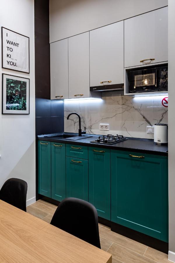 Emerald Lux Apartment. Liveinlviv Апартаменты *