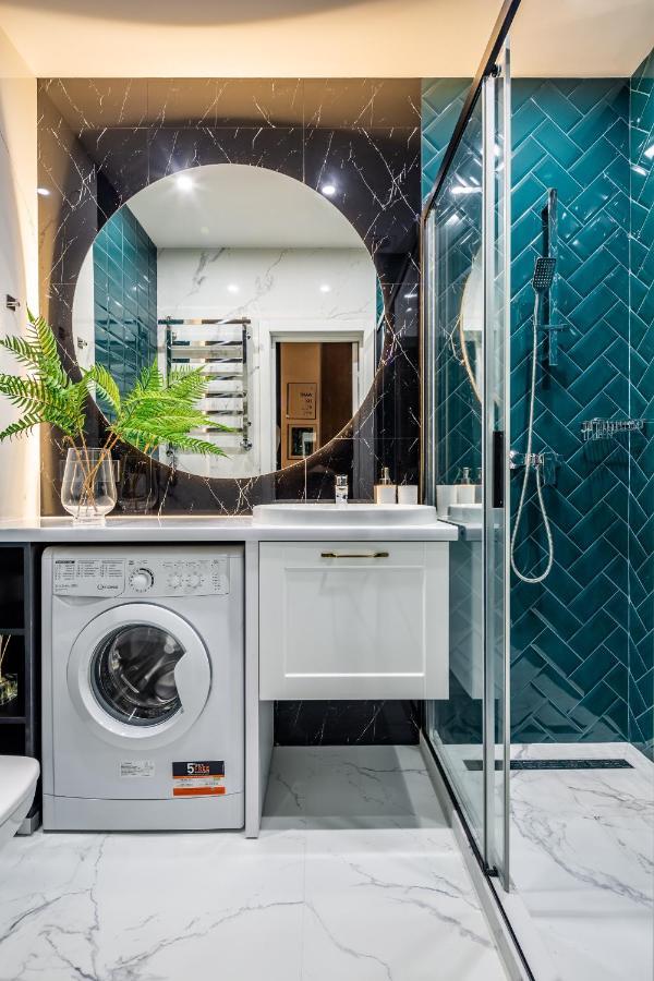 Emerald Lux Apartment. Liveinlviv Апартаменты
